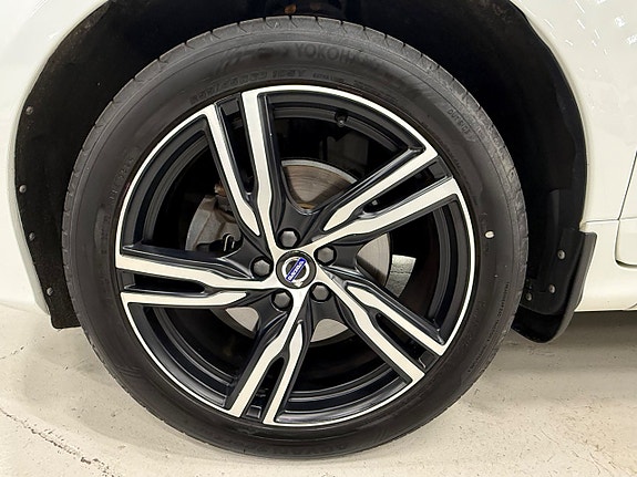 Volvo XC60 27 of 29