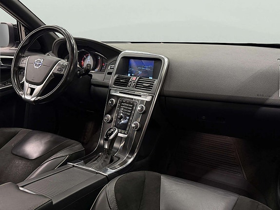 Volvo XC60 14 of 29