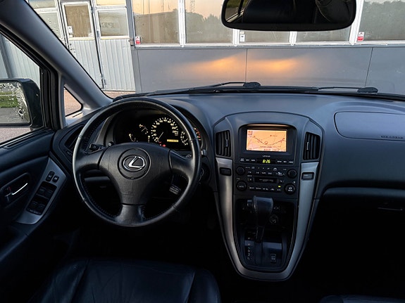 Lexus RX300 18 of 30
