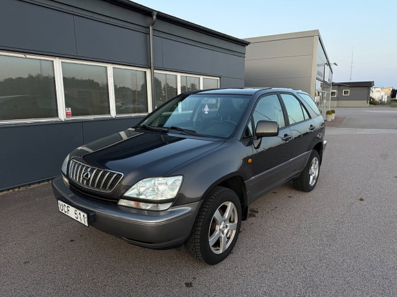 Lexus RX300 9 of 30