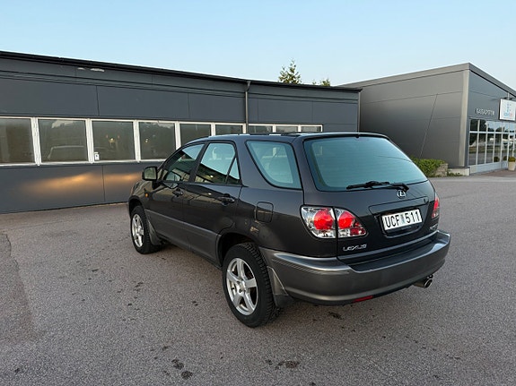 Lexus RX300 12 of 30