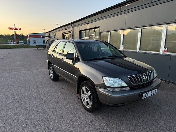 Lexus RX300 6 of 30