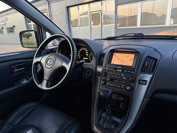 Lexus RX300 19 of 30
