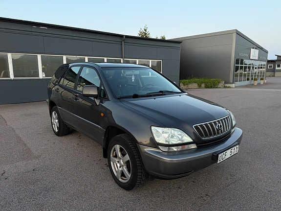Lexus RX300 4 of 30
