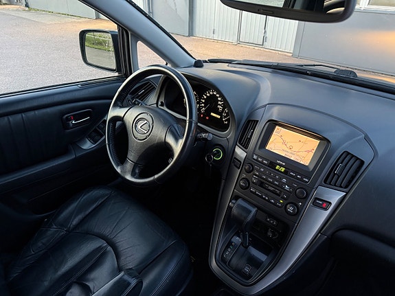 Lexus RX300 20 of 30