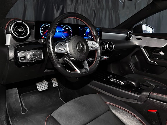 Mercedes-Benz CLA200 17 of 30