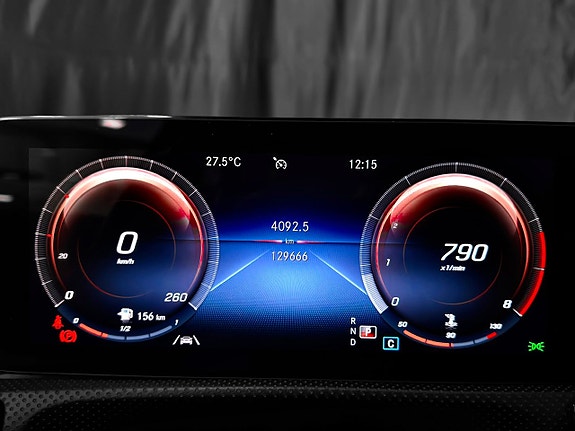 Mercedes-Benz CLA200 25 of 30