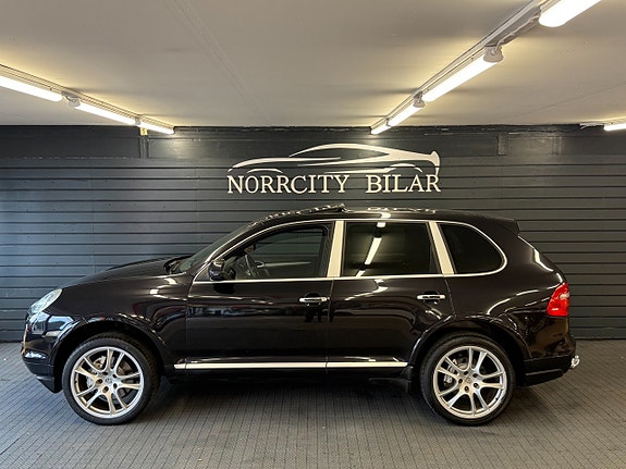 Porsche Cayenne S 2 of 22