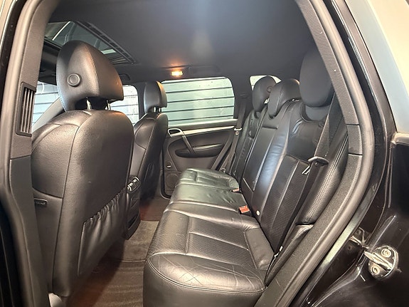 Porsche Cayenne S 17 of 22
