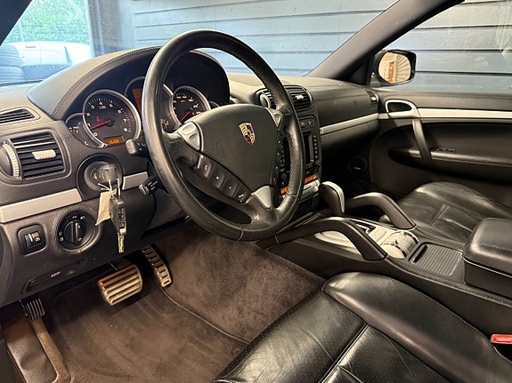 Porsche Cayenne S 11 of 22