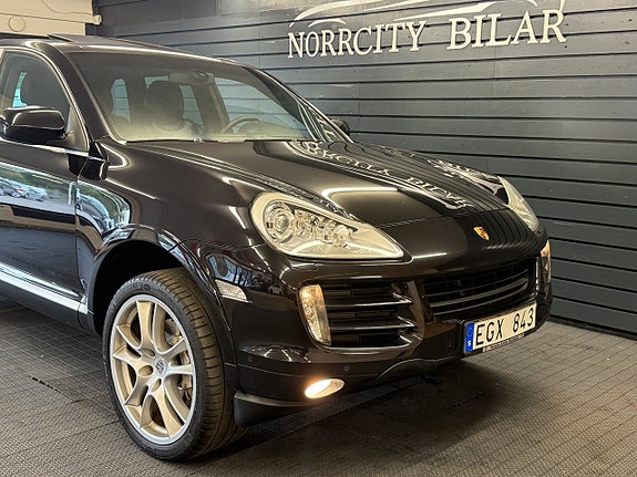 Porsche Cayenne S 8 of 22