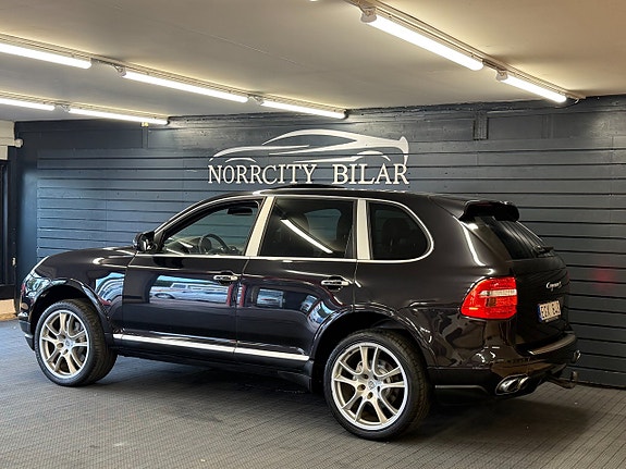 Porsche Cayenne S 3 of 22