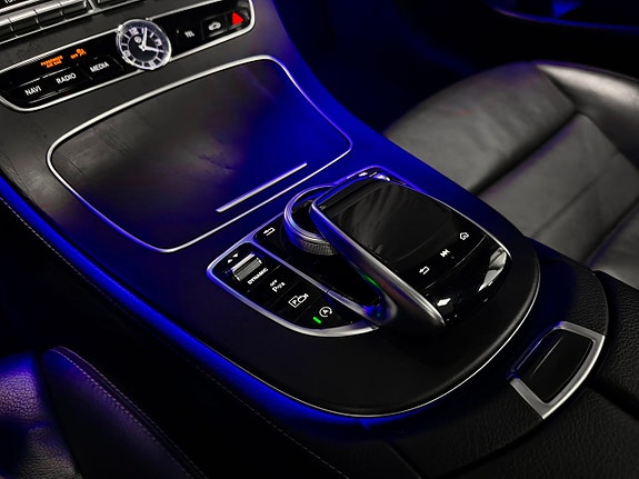Mercedes-Benz E200 21 of 30