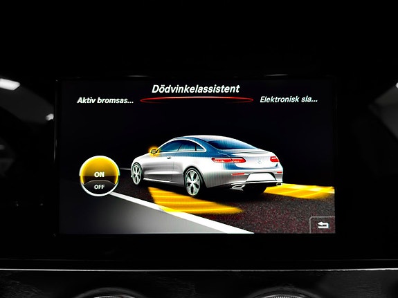 Mercedes-Benz E200 25 of 30