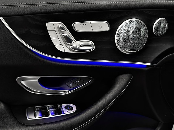 Mercedes-Benz E200 14 of 30