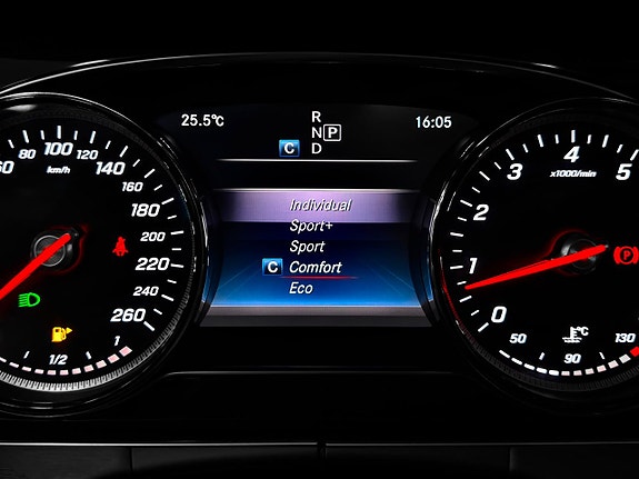 Mercedes-Benz E200 20 of 30