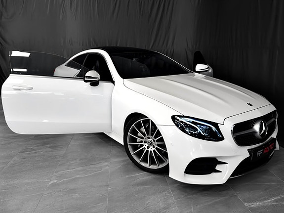 Mercedes-Benz E200 4 of 30