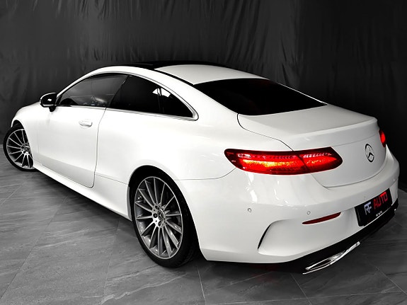Mercedes-Benz E200 9 of 30