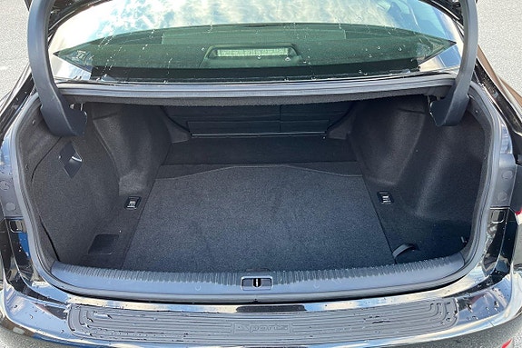 Lexus IS300h 21 of 22