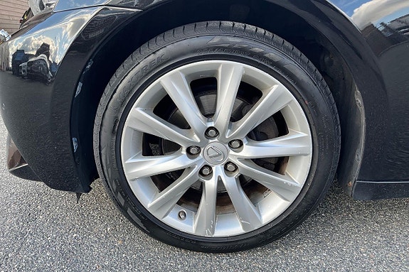 Lexus IS300h 10 of 22