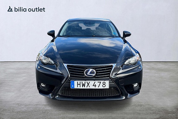 Lexus IS300h 9 of 22