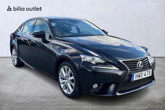 Lexus IS300h 8 of 22