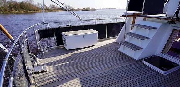 Grand Banks 42 Motoryacht 9 of 30