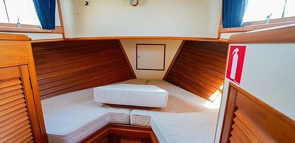 Grand Banks 42 Motoryacht 24 of 30