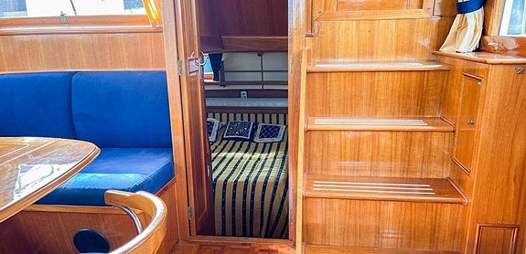 Grand Banks 42 Motoryacht 27 of 30