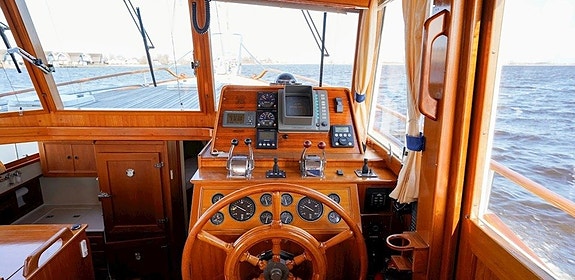 Grand Banks 42 Motoryacht 15 of 30