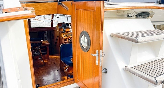 Grand Banks 42 Motoryacht 11 of 30