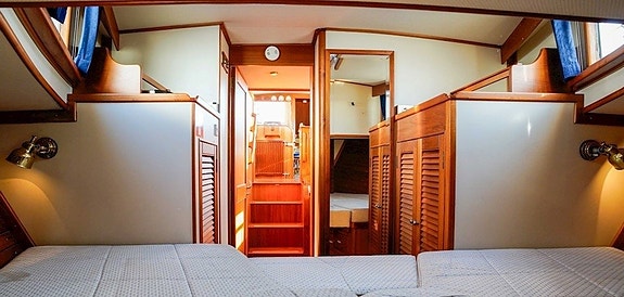 Grand Banks 42 Motoryacht 25 of 30