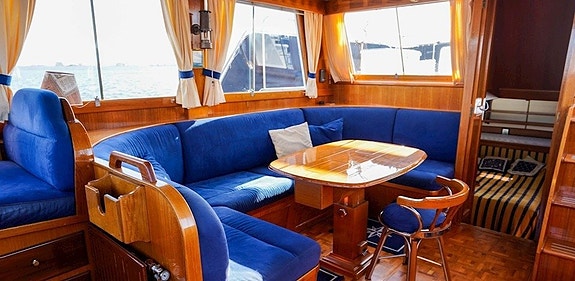 Grand Banks 42 Motoryacht 13 of 30