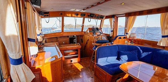 Grand Banks 42 Motoryacht 12 of 30