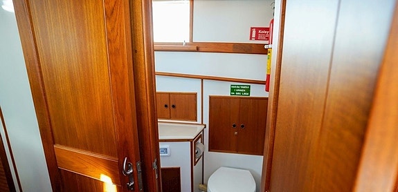 Grand Banks 42 Motoryacht 22 of 30