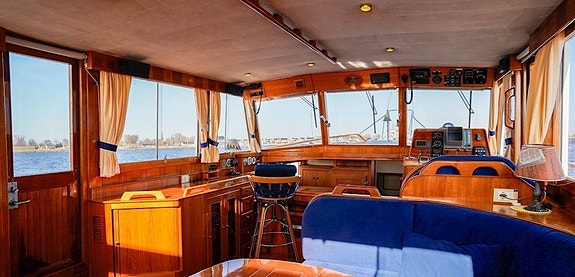 Grand Banks 42 Motoryacht 14 of 30