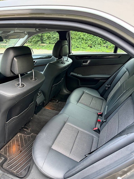 Mercedes-Benz E220 8 of 9