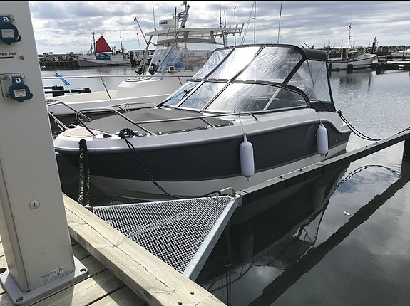 UTTERN T51 2017 – MERCURY F100 • 135 TIMMAR • EN ÄGARE • BRE 11 of 12