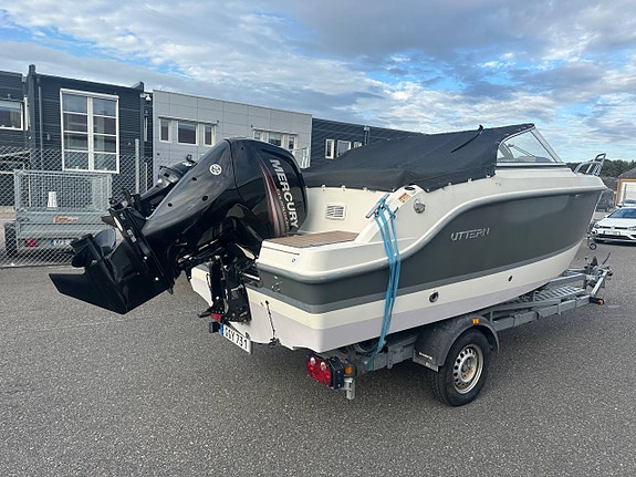 UTTERN T51 2017 – MERCURY F100 • 135 TIMMAR • EN ÄGARE • BRE 2 of 12