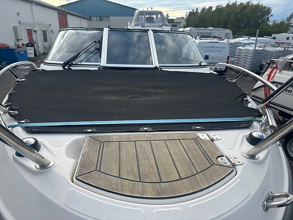UTTERN T51 2017 – MERCURY F100 • 135 TIMMAR • EN ÄGARE • BRE 5 of 12