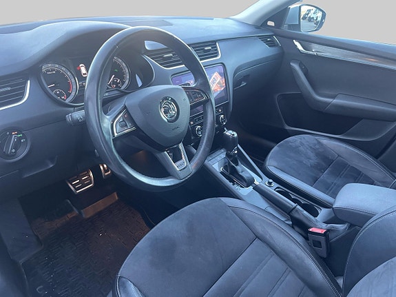 Skoda Octavia Scout 10 of 11