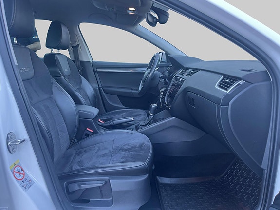 Skoda Octavia Scout 4 of 11
