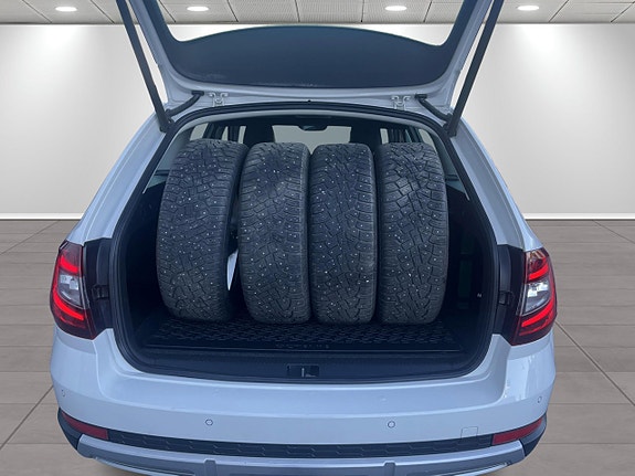 Skoda Octavia Scout 9 of 11