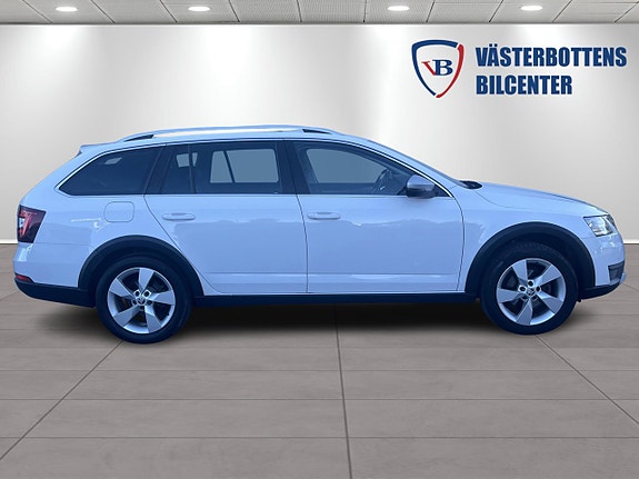 Skoda Octavia Scout 2 of 11