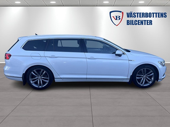 Volkswagen Passat 2 of 11