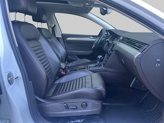 Volkswagen Passat 4 of 11