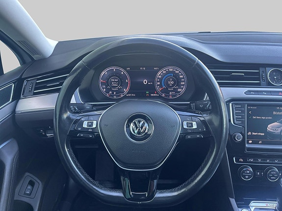 Volkswagen Passat 7 of 11