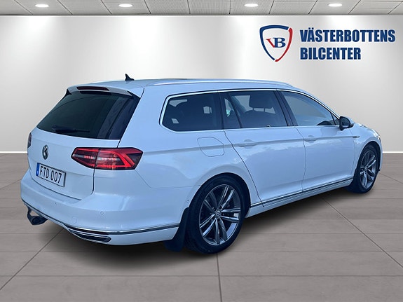 Volkswagen Passat 3 of 11