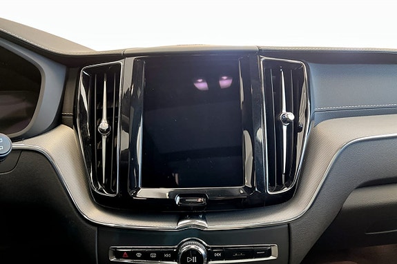 Volvo XC60 6 of 9