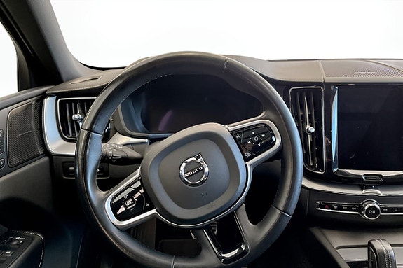 Volvo XC60 7 of 9